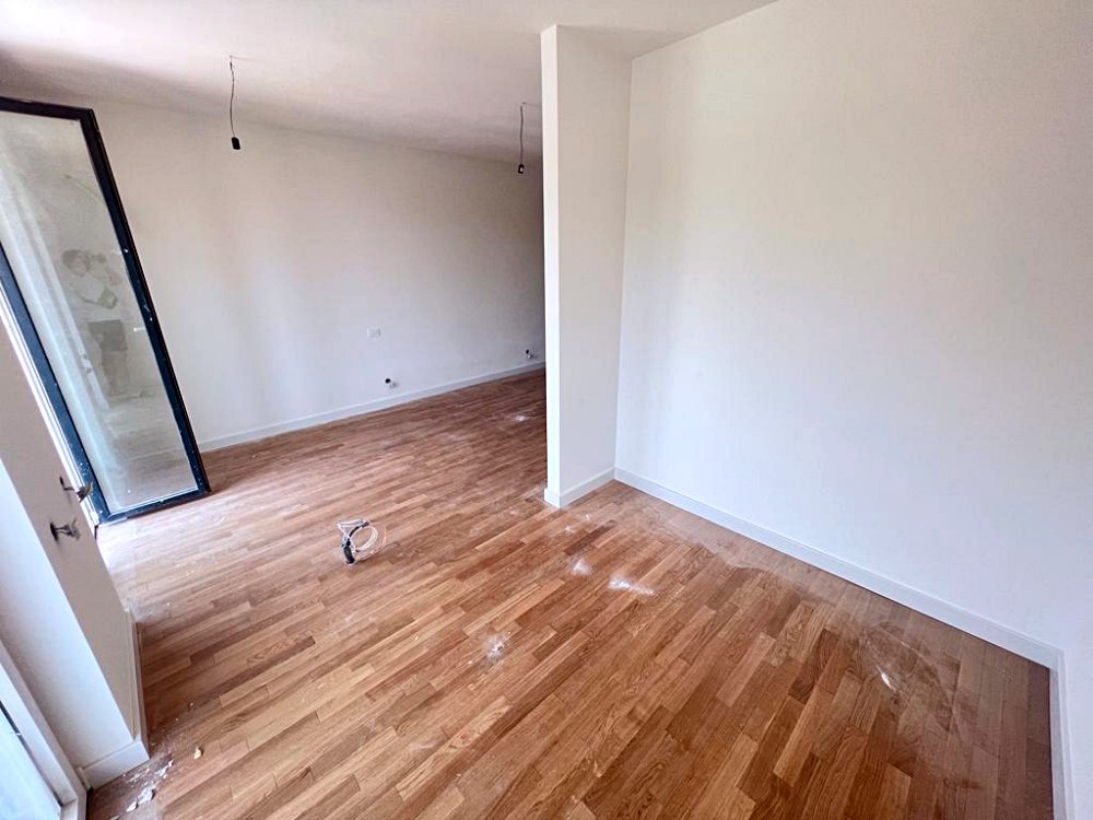 amforaproperty.com/Na prodaju jednosoban stan 37m2 sa pogledom na more u novom kompleksu Skyline Resort u Bečićima.